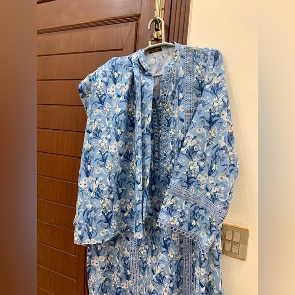 AGHA NOOR Floral Blue Dress - Picture 9 of 15